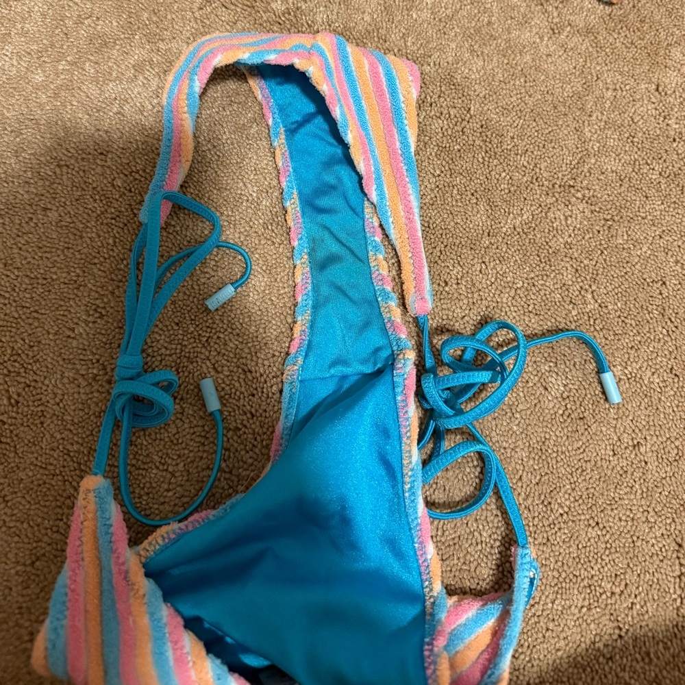 EUC triangl swimsuit - Picture 6 of 8
